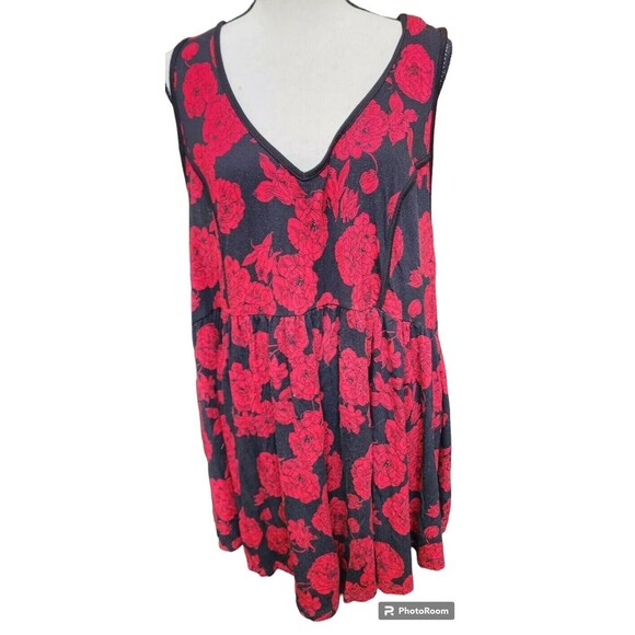 Torrid Roses Oversized Tank Size 4X - Picture 1 of 8